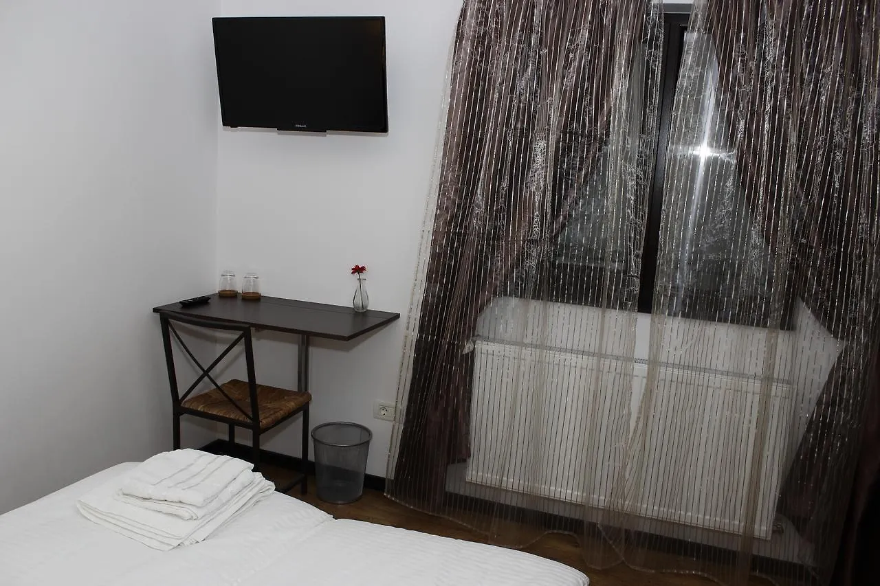 La Livada Bed & Breakfast Otopeni