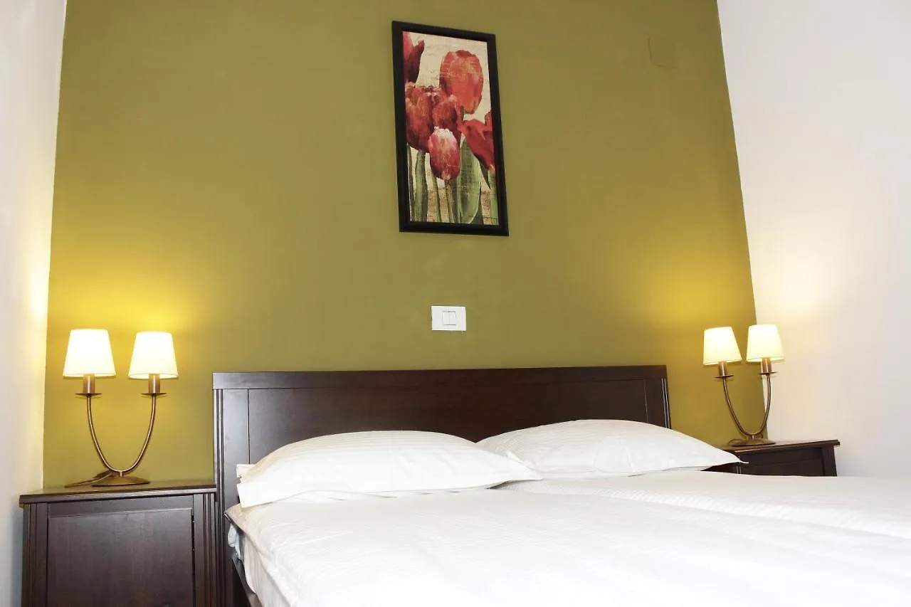 La Livada Bed & Breakfast Otopeni