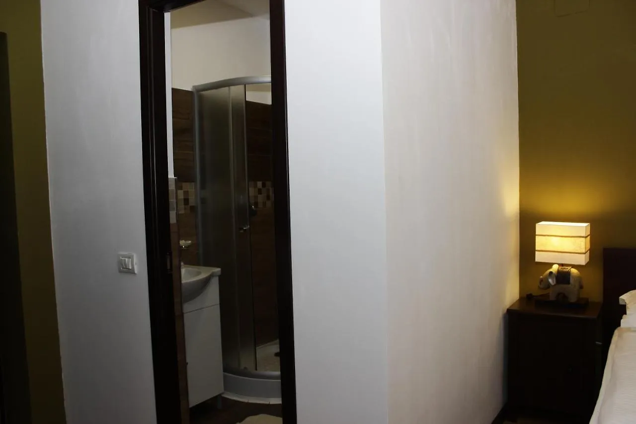 **  La Livada Bed & Breakfast Otopeni Romania